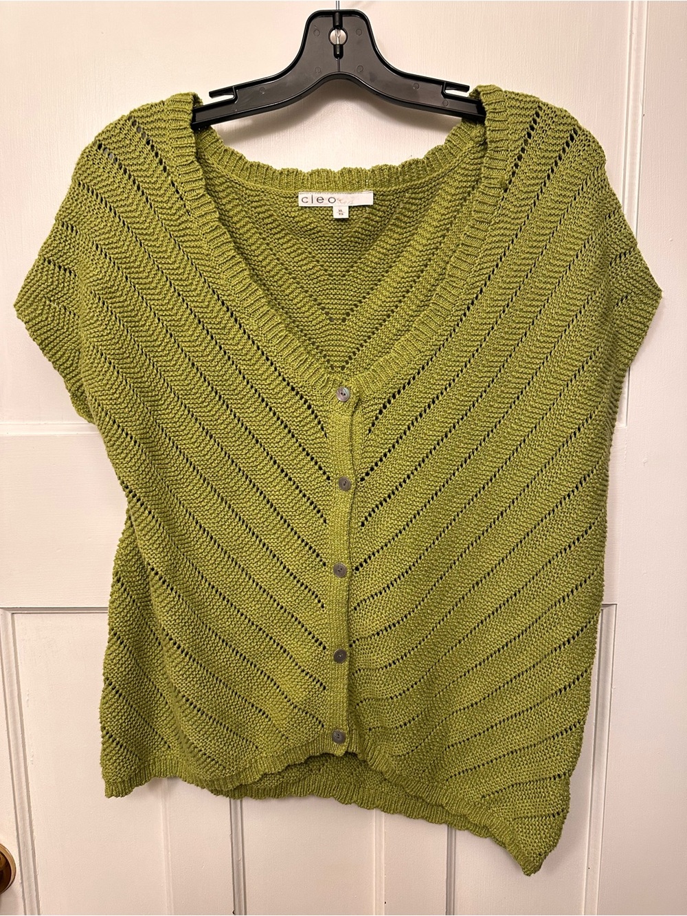 ⭐️ cleo XL Olive V-Neck Button-Front Sleeveless Knit Top